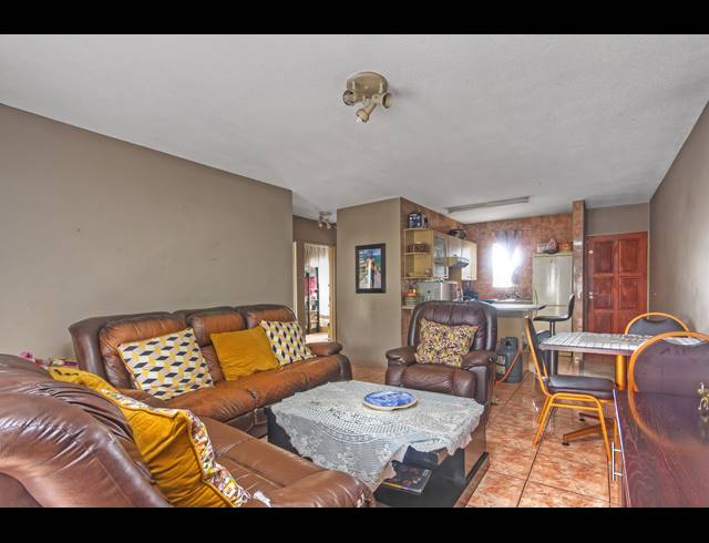 2 BEDROOM APARTMENT FOR SALE IN RIDGEWAY